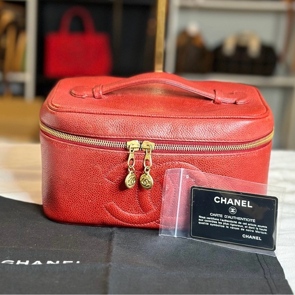 CHANEL Vanity-Cosmetic Case/ Red Caviar - Picture 10 of 10